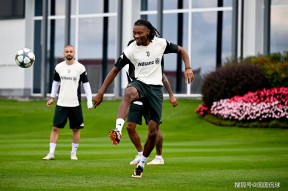 米兰体育中国官网-关于多特蒙德发布备战花絮，今晨调整名单，意甲任务艰巨，临场指挥获称赞的信息